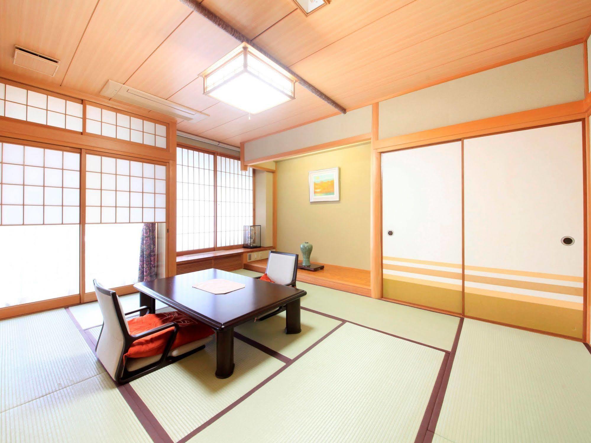 Hotel Kamogawaso Takehara Екстериор снимка